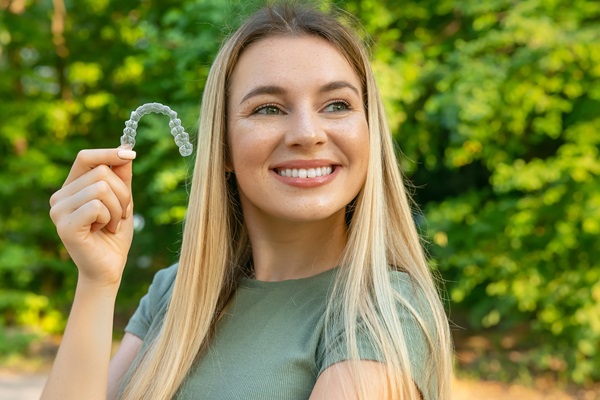 Things To Ask Yourself When Choosing Between Traditional Braces Or Clear Aligners